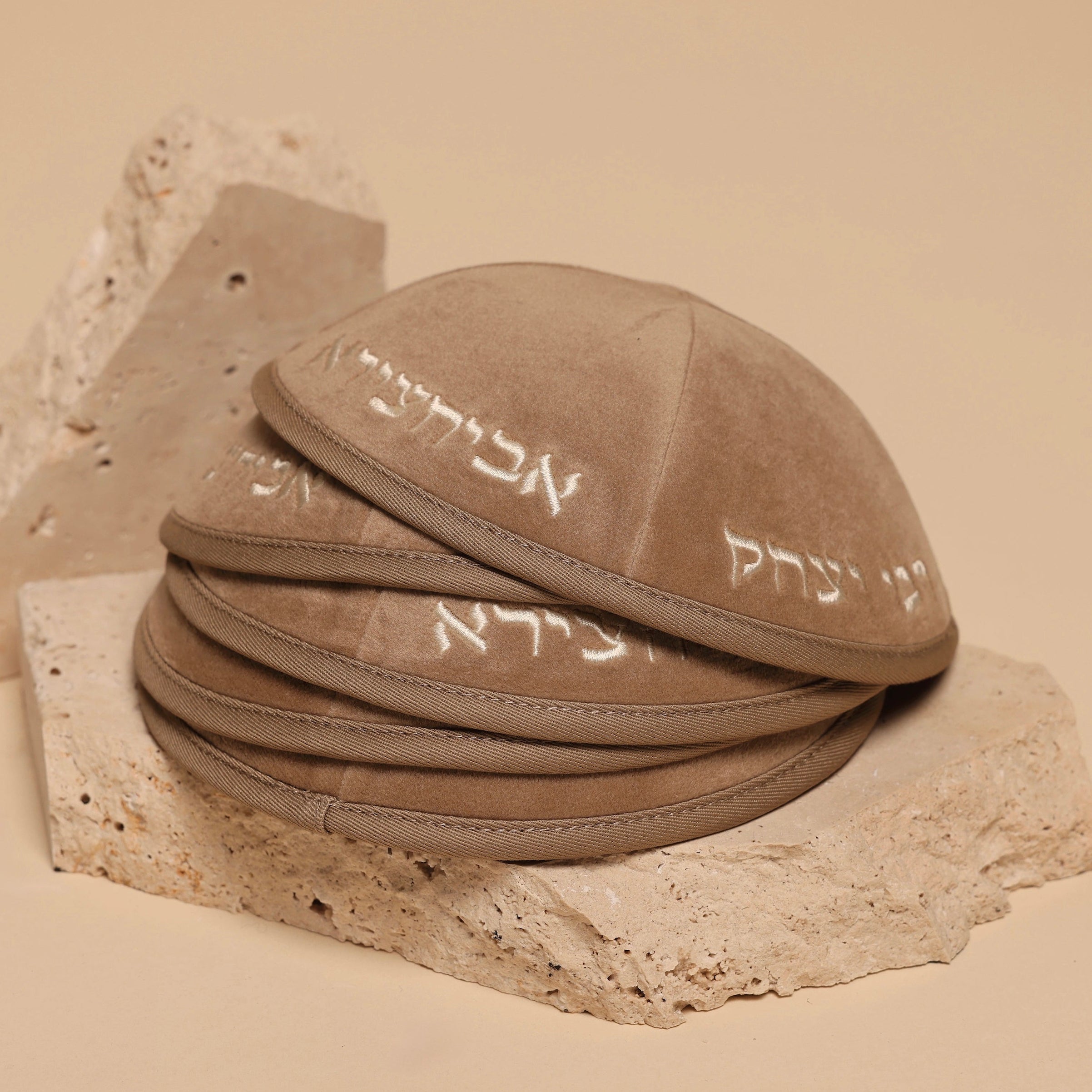 Terra Abuchatzeira Kippah